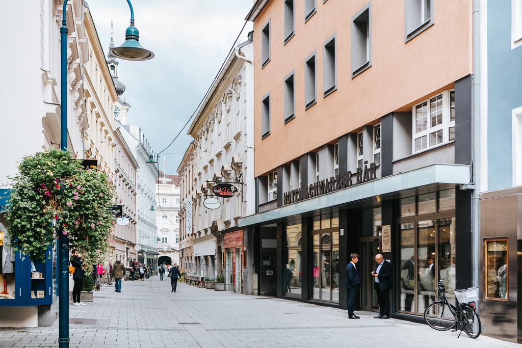 Hotel Schwarzer Baer Linz Exterior photo